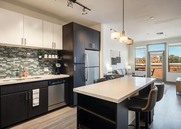 Modern Cozysuites On The Town Waterfront 15 * Tempe